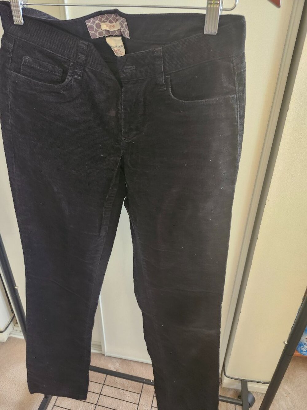 J CREW  CORDS   COLOR  BLACK   SIZE  28R